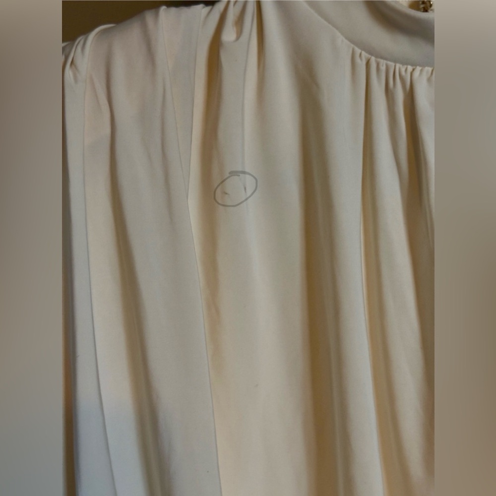 Express Padded Shoulder Ruched Top - Picture 4 of 7